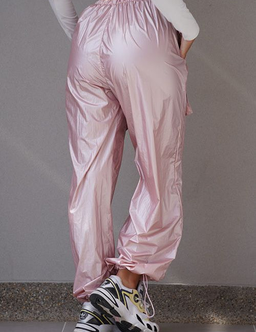 Pantalon-ancho-parachute-rosa-trasero-acercamiento.jpg