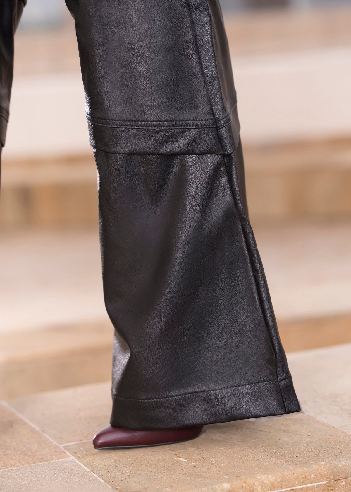 Wide leg en cuero sintetico